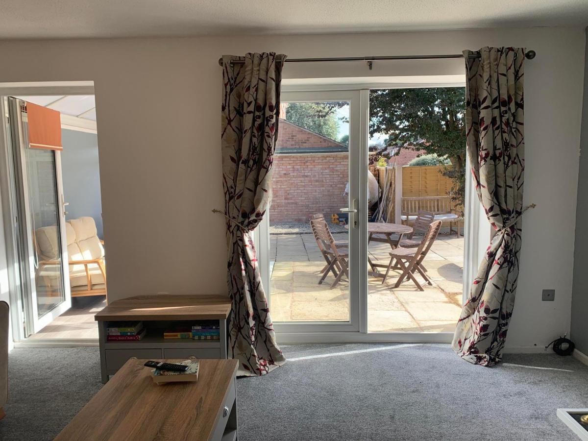 Leominster 3 Bedroom House Parking Garden Private Buitenkant foto