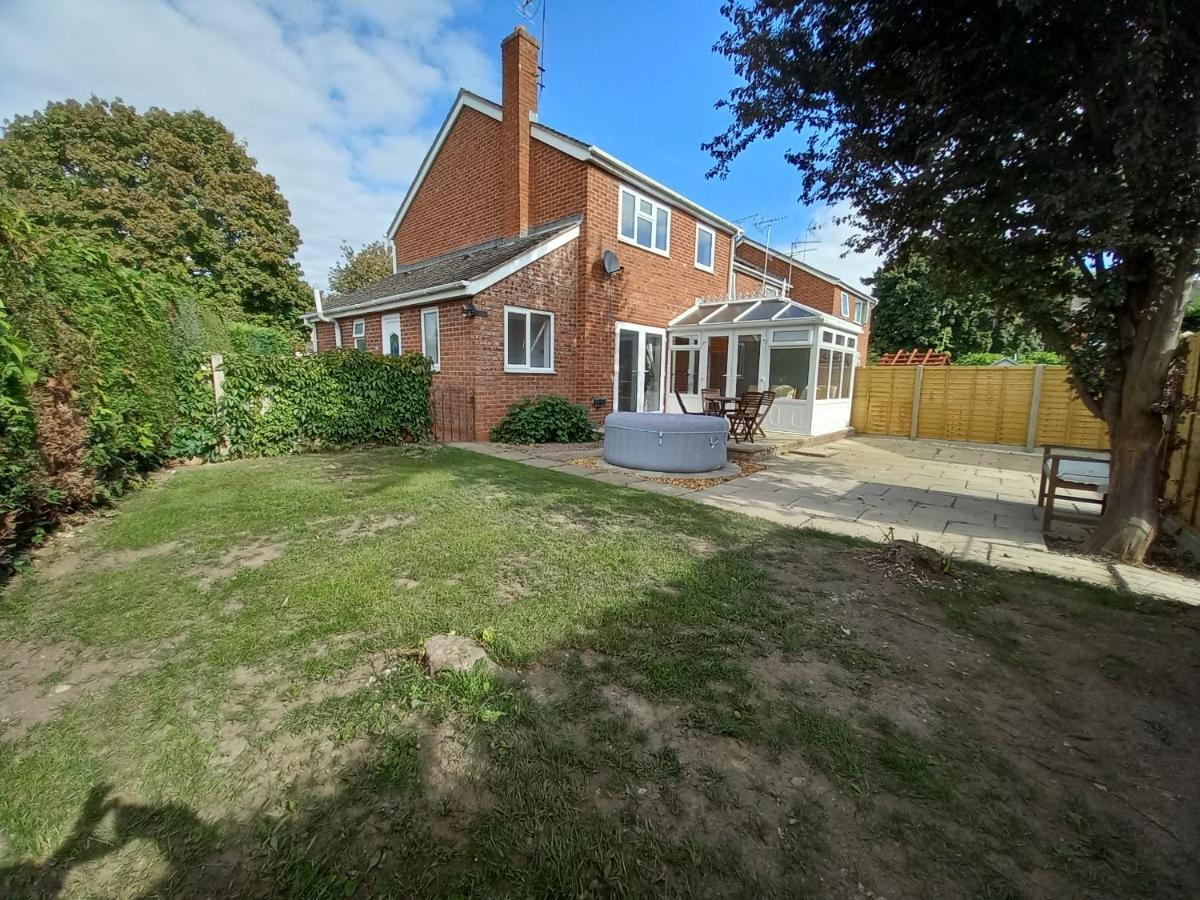 Leominster 3 Bedroom House Parking Garden Private Buitenkant foto