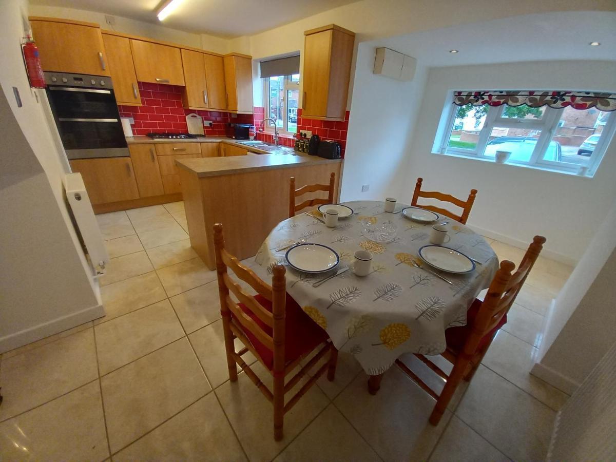 Leominster 3 Bedroom House Parking Garden Private Buitenkant foto