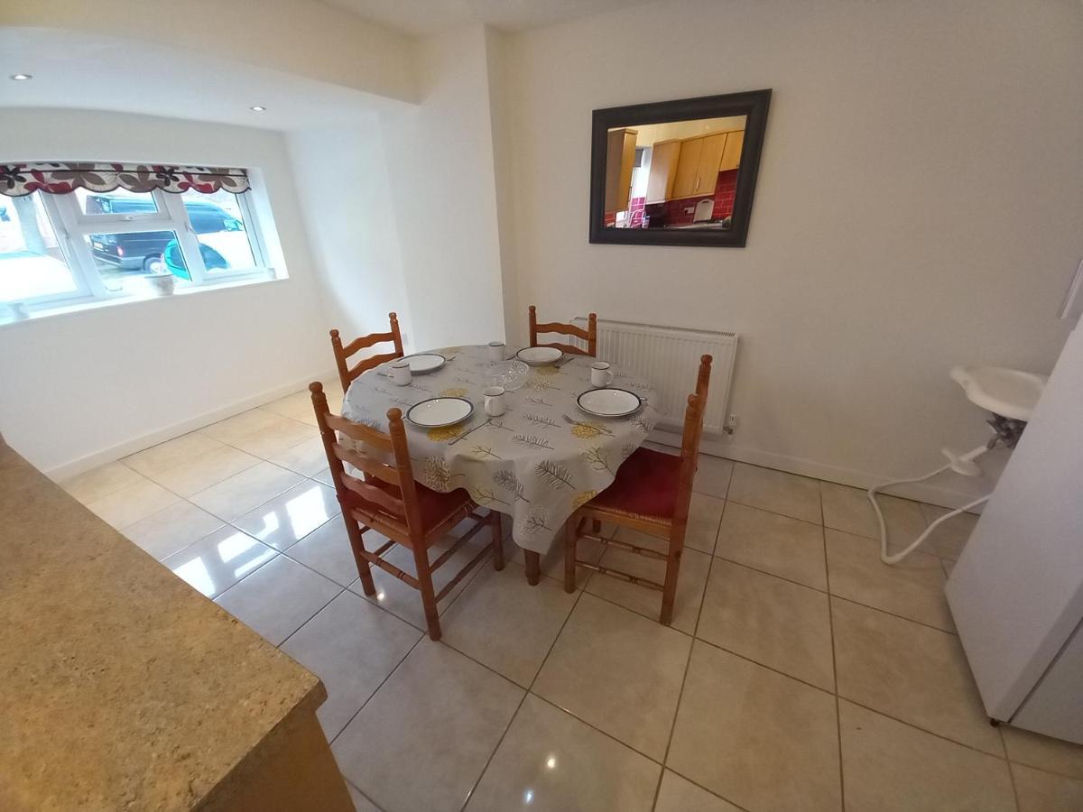 Leominster 3 Bedroom House Parking Garden Private Buitenkant foto